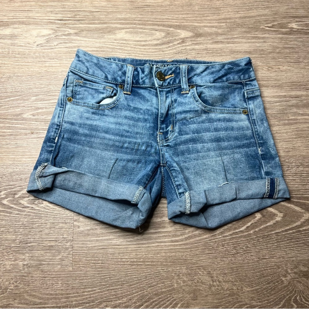 American Eagle Midi Womens Size 2 Denim Blue Jean Shorts Cuffed